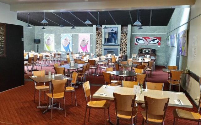 Fish Creek Hotel