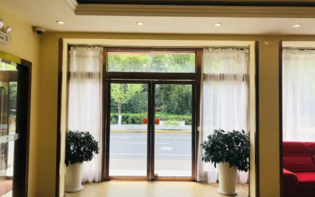 Home Inn (Shanghai Hongqiao International Airport Terminal 1 Branch)