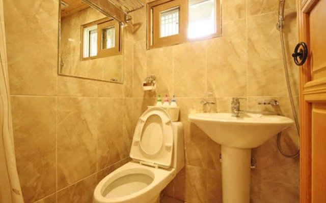 Jeonjuhanokvillage Sarangnamoo