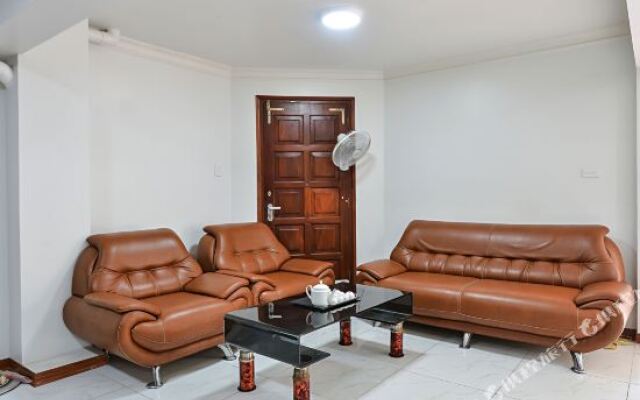 OYO 332 Moon Villa Hotel