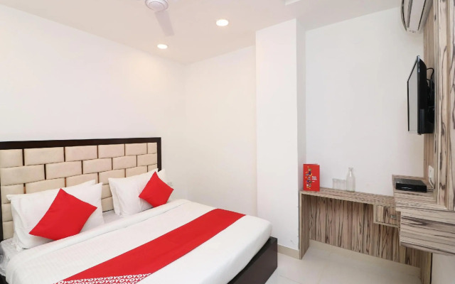 OYO 63150 City House