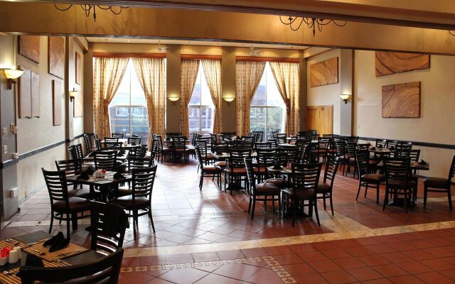 Safari Hotel & Convention Centre