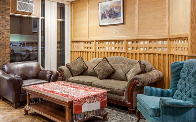 Howard Johnson by Wyndham Melville