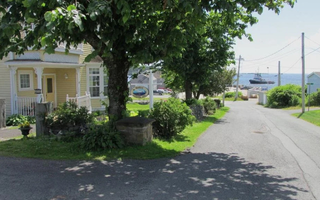 Louisbourg Harbour Inn