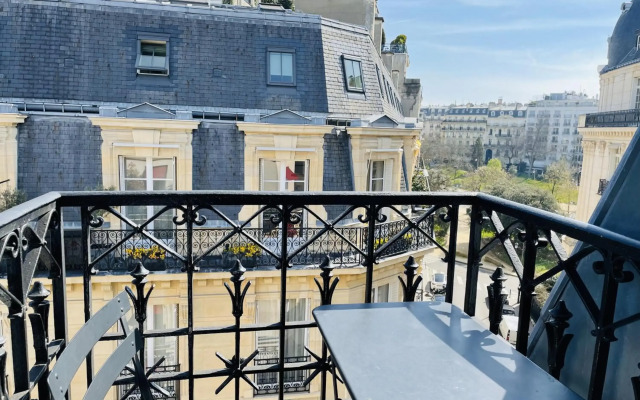 Chalgrin Boutique Hotel