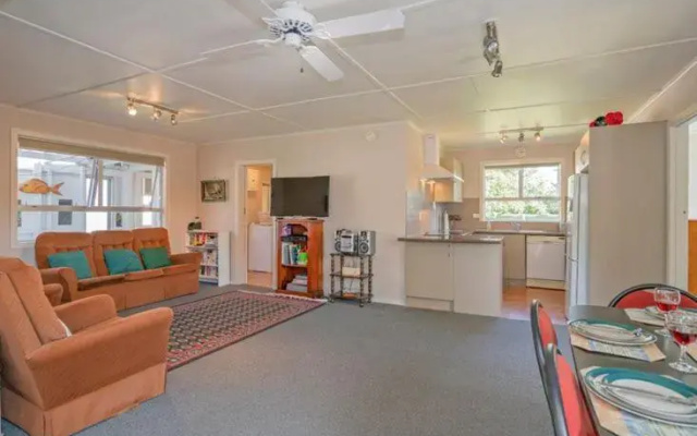 Hosts on the Coast Whiti Delight