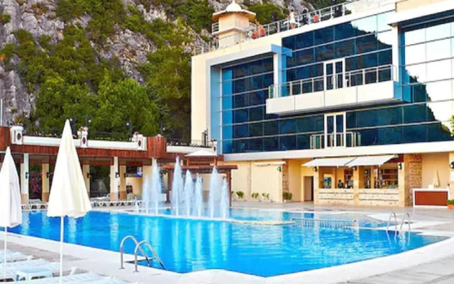 Ladonia Hotels Adakule	