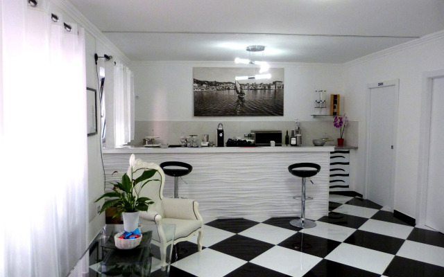 Clelia's Boutique Rooms & Suites