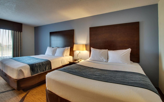 Greenfield Inn & Suites Owensboro, KY Airport