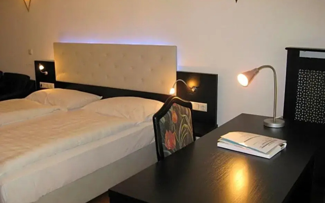 Dom Hotel