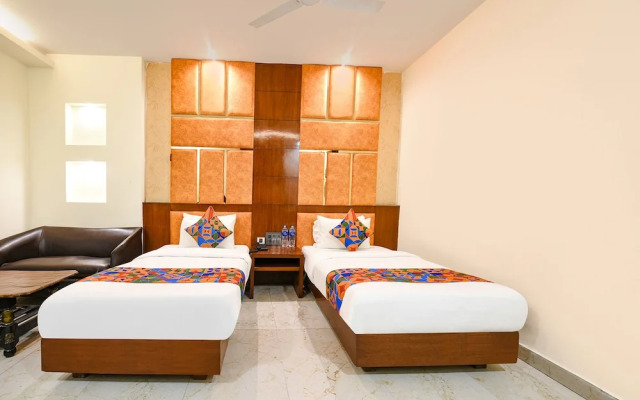 Fabhotel Billionaire Inn