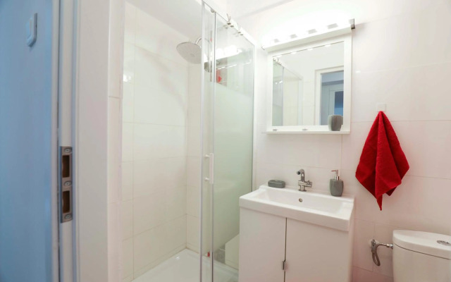 Victoria Avenue Apartment