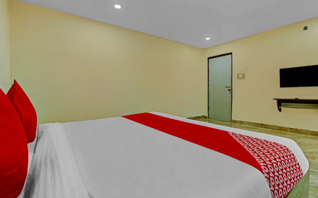 AB7 Residency by OYO Rooms