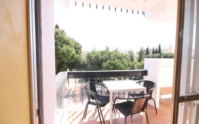 Sunny and Cozy Apartment by Lago Azul