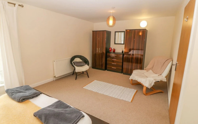 Barn End, 9 Stad Clynnog