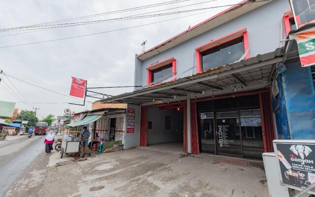 RedDoorz near UNSIKA University Karawang