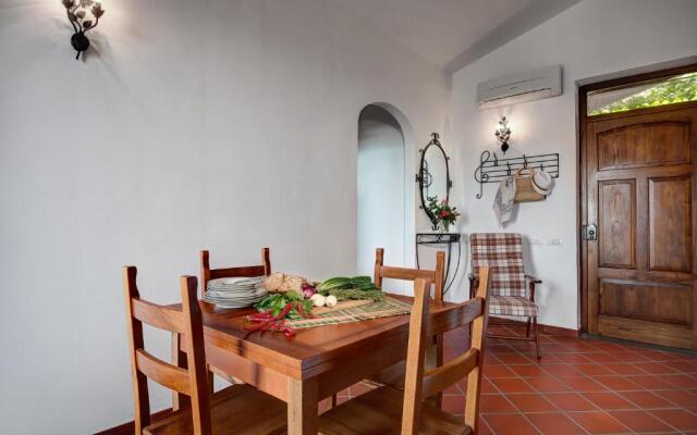 Ginestra Bianca House by Gocce