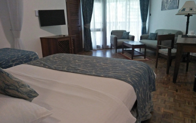 Travellers Beach Hotel & Club