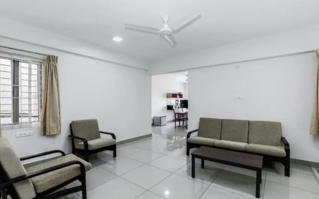 The Red Lotus Premium By OYO Rooms