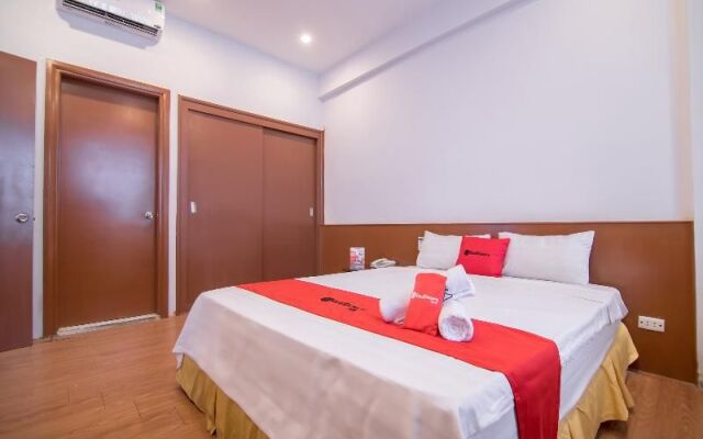 RedDoorz Plus Near Van Mieu Quoc Tu Giam