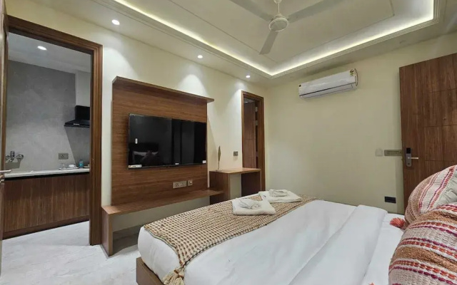 Dwellr Luxury Stays