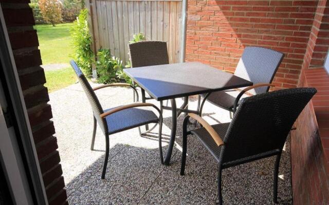 Ferienwohnung-9-mit-Terrasse-Garten-Landhaus-Hubertus-Duhnen