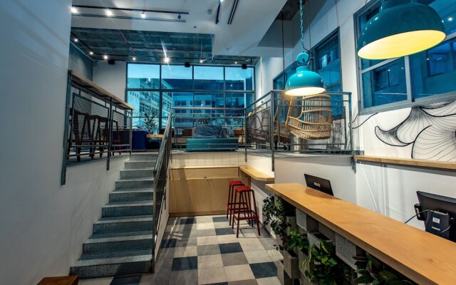 Domus Metro Hotel