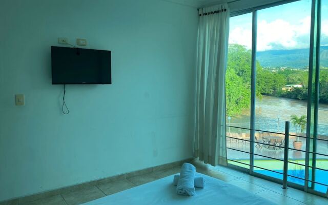 Hotel La Cascada Cristalina