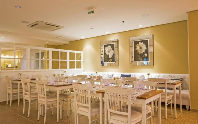 Astron Hotel Bauru by Nobile
