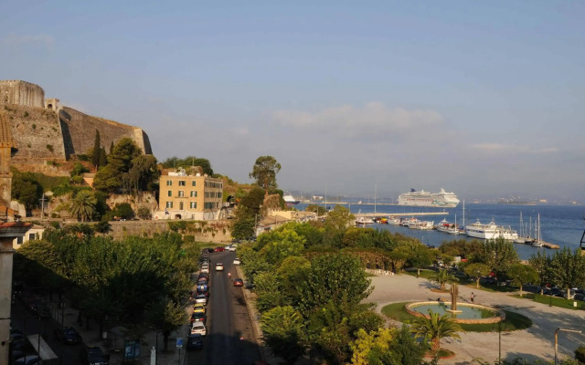 Konstantinoupolis Hotel