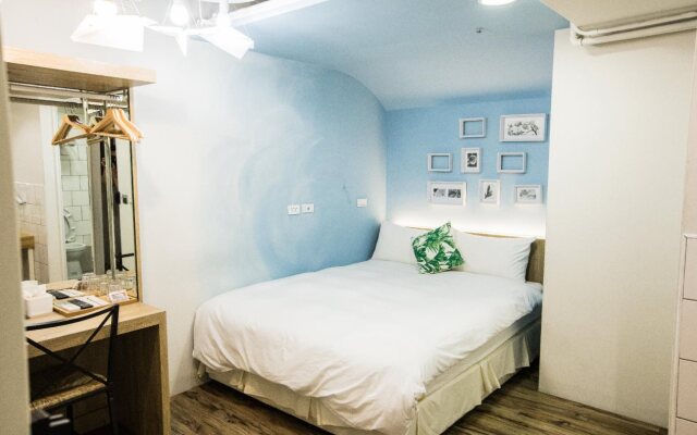 Paper Plane Hostel