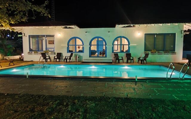 1517 Greek House By Kaz Stays