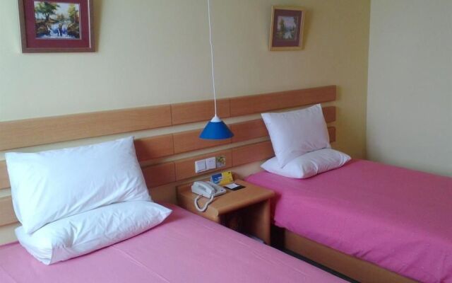 Home Inn (Jiangyin Middle Chengjiang Road)