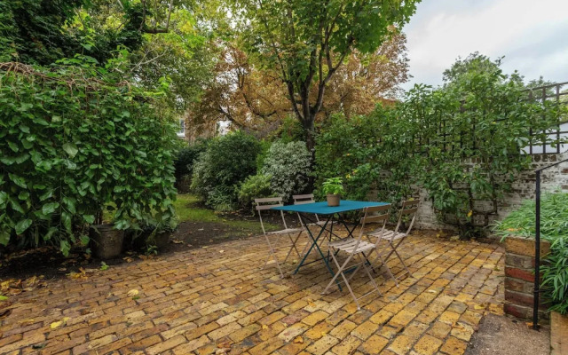 Canonbury Park North II by Onefinestay