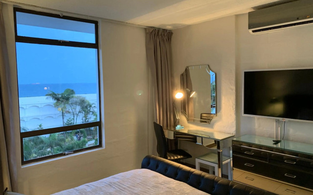 Umhlanga Beach Front 4 Sleeper