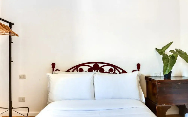 Nice and Bright 2 bed Flat Near Termini