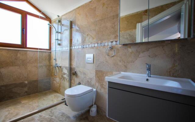 Silver Sami Villa