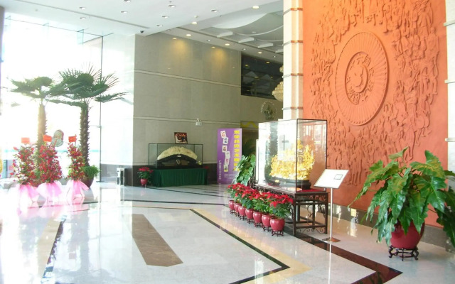 Skyline Plaza Hotel
