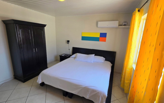Adorable 1-bedroom Apartment 3 km From Eagle Beach