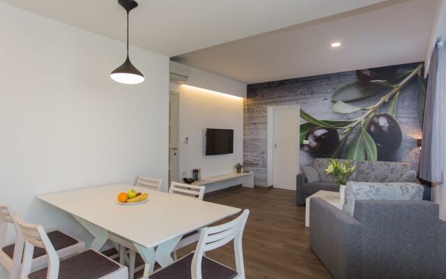 Ringo Apartments