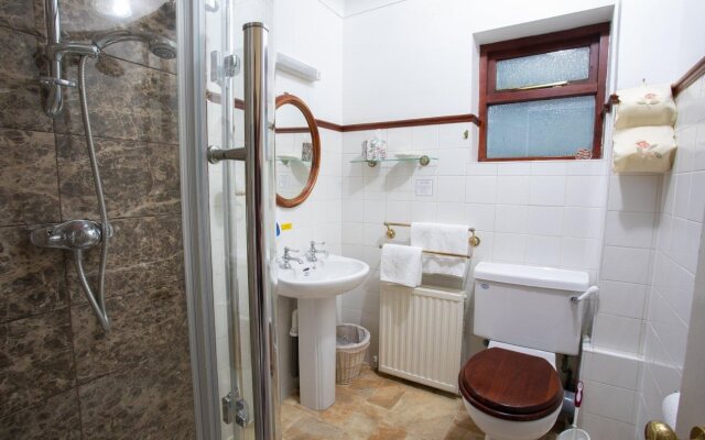 Fines Bayliwick Hotel