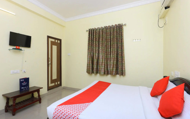 OYO 5083 near Railway Station