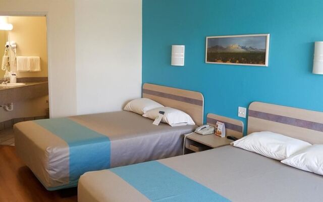 Motel 6 Las Cruces 4244 Hotel