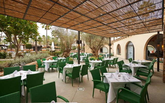 Protur Safari Park Aparthotel