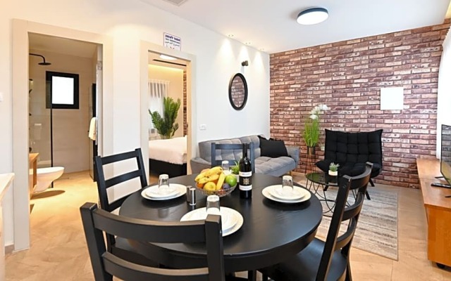 Anil's house - מתחם צימרים עם בריכה מקורה ומחוממת Zimmer with heated swimming pool