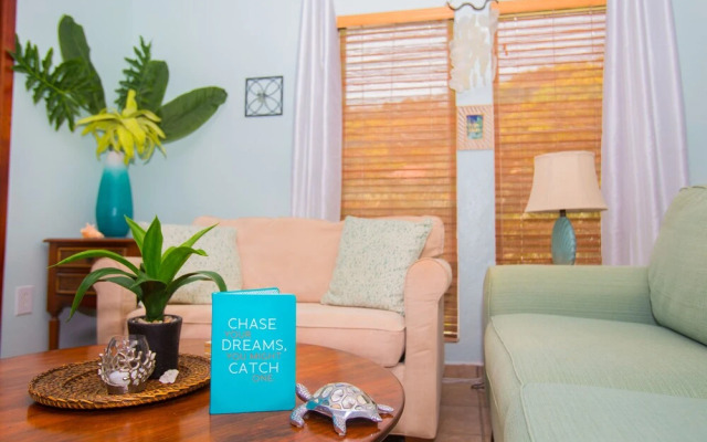 Gecko Getaway in West Bay - Condo #10