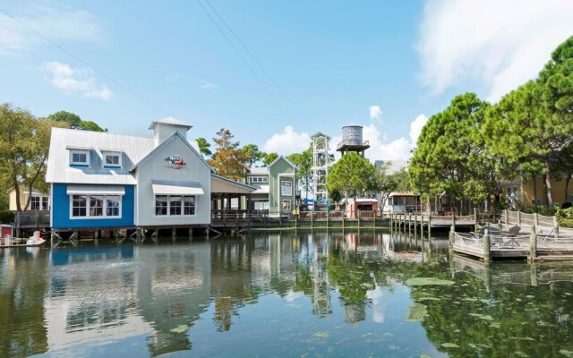 Sandestin Market Street