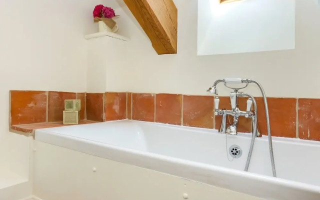 Classic Family Barn Conversion in Radcot
