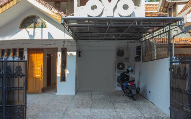 OYO 366 Thamadhiro Residence
