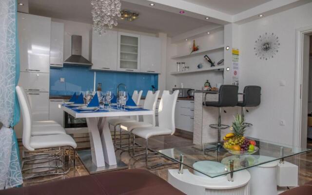 Apartman Crikvenica 30218 - Mira